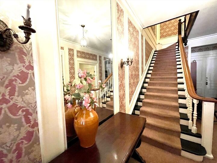 Property Photo: 130 Marlborough St 5 MA 02116