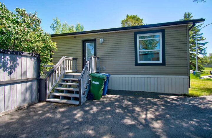 Property Photo: 24 Spring Dale Court SE AB T4A 1N9