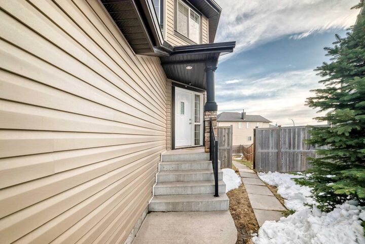 Property Photo:  36 Saddleland Court NE  AB T3J 5J5 