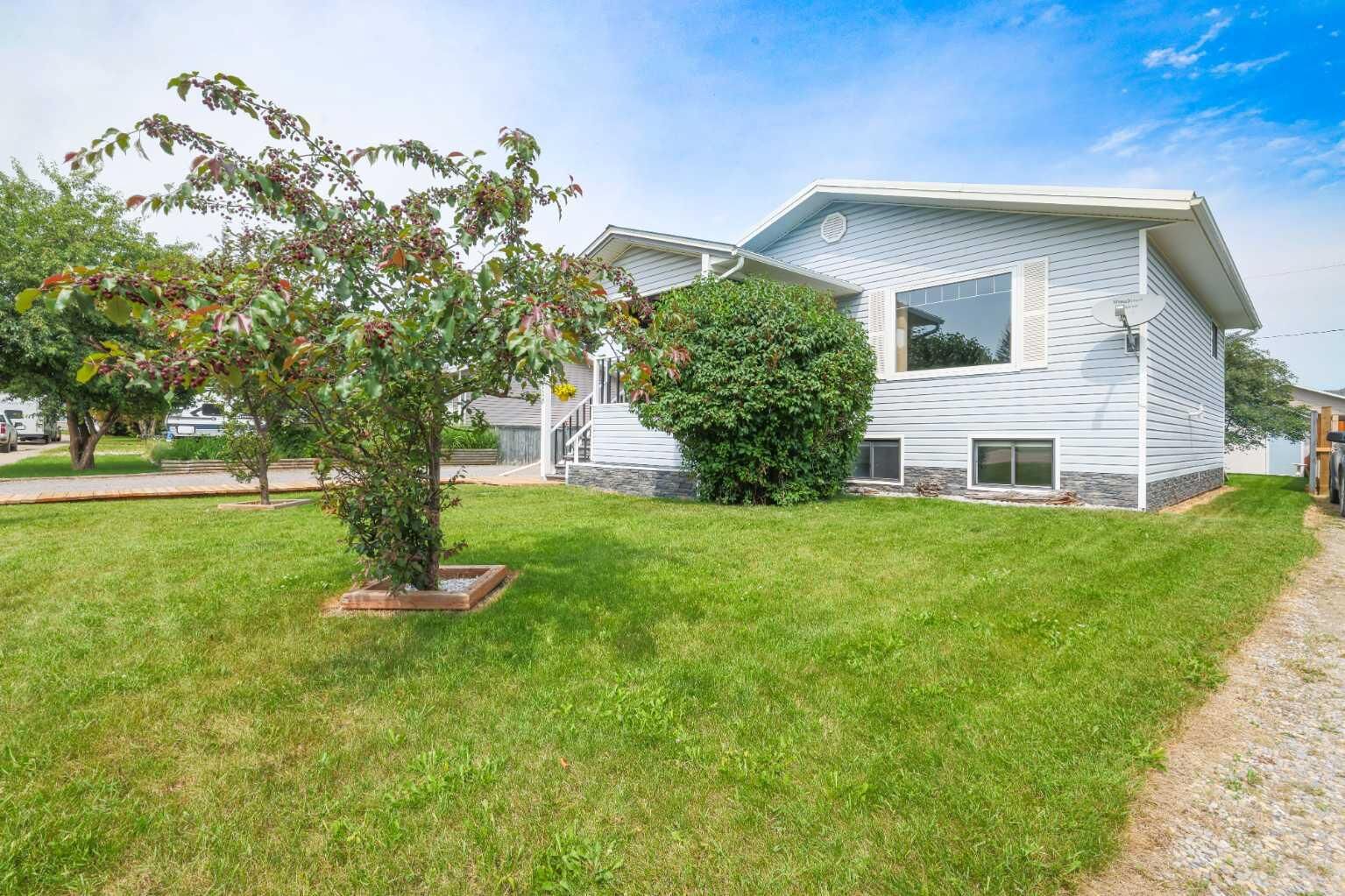 Photo de la propriété:  5116 51 Avenue  AB T0M 0M0 