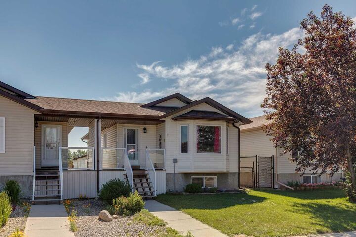 Property Photo: 1916B 29 Avenue AB T0L 1R0