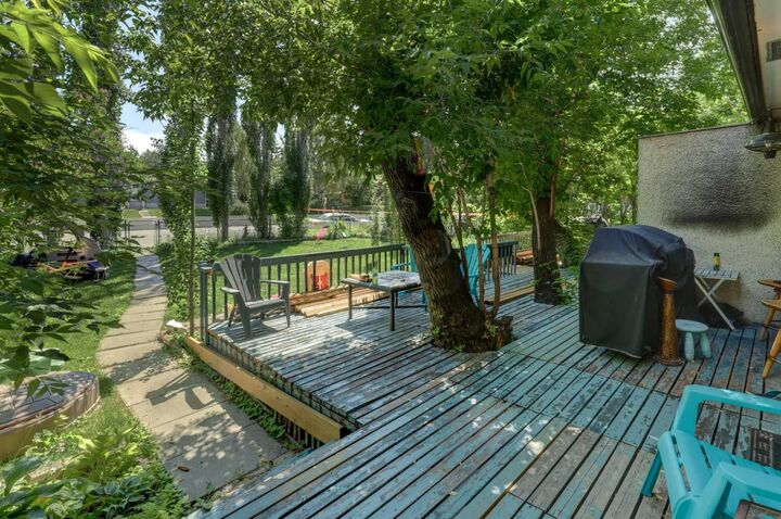 Property Photo: 7622 34 Avenue NW AB T3B 1N6