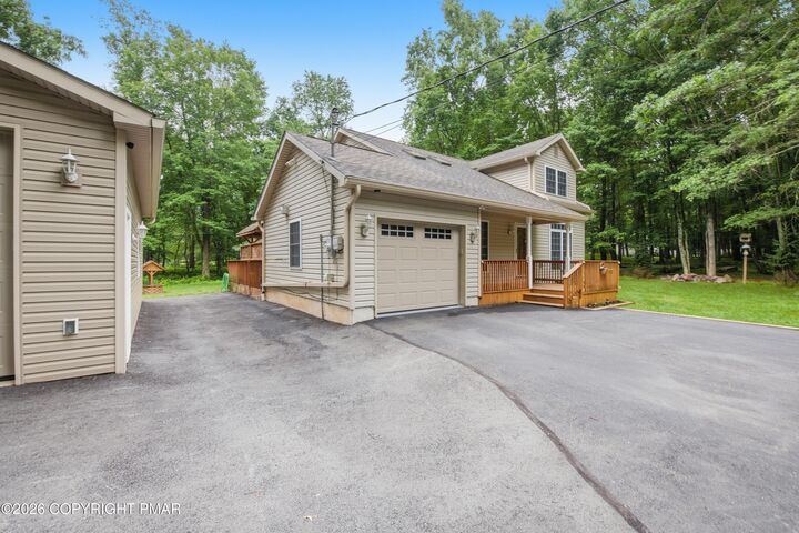 Property Photo:  12 Sidney Mews  PA 18210 
