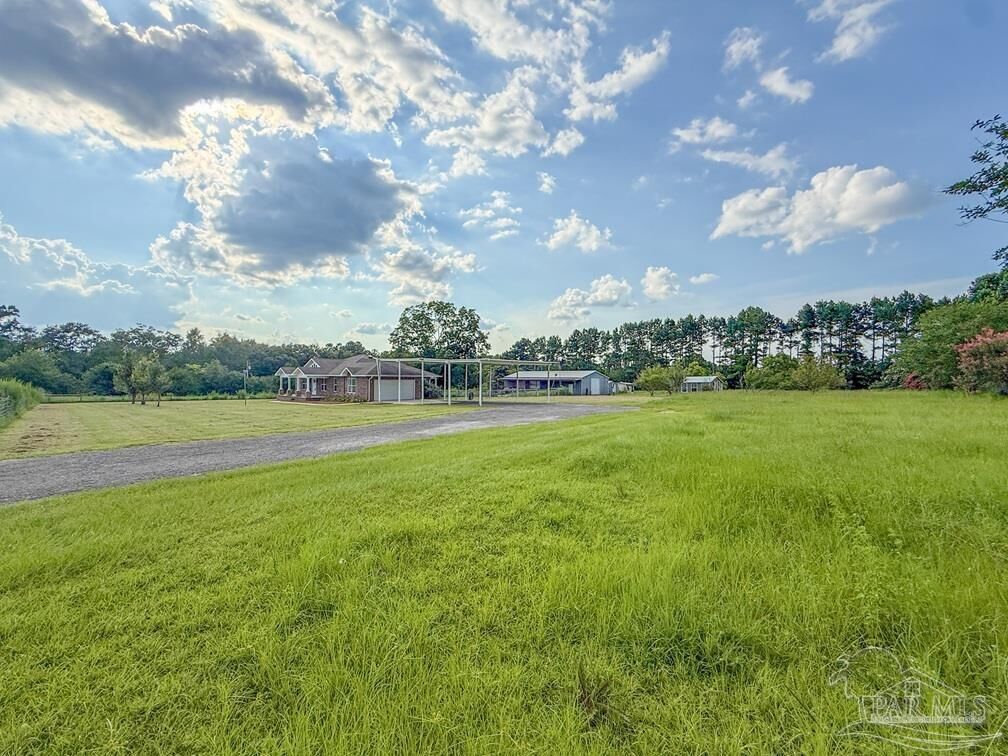 Property Photo: 3630 Aubrey Ln FL 32571