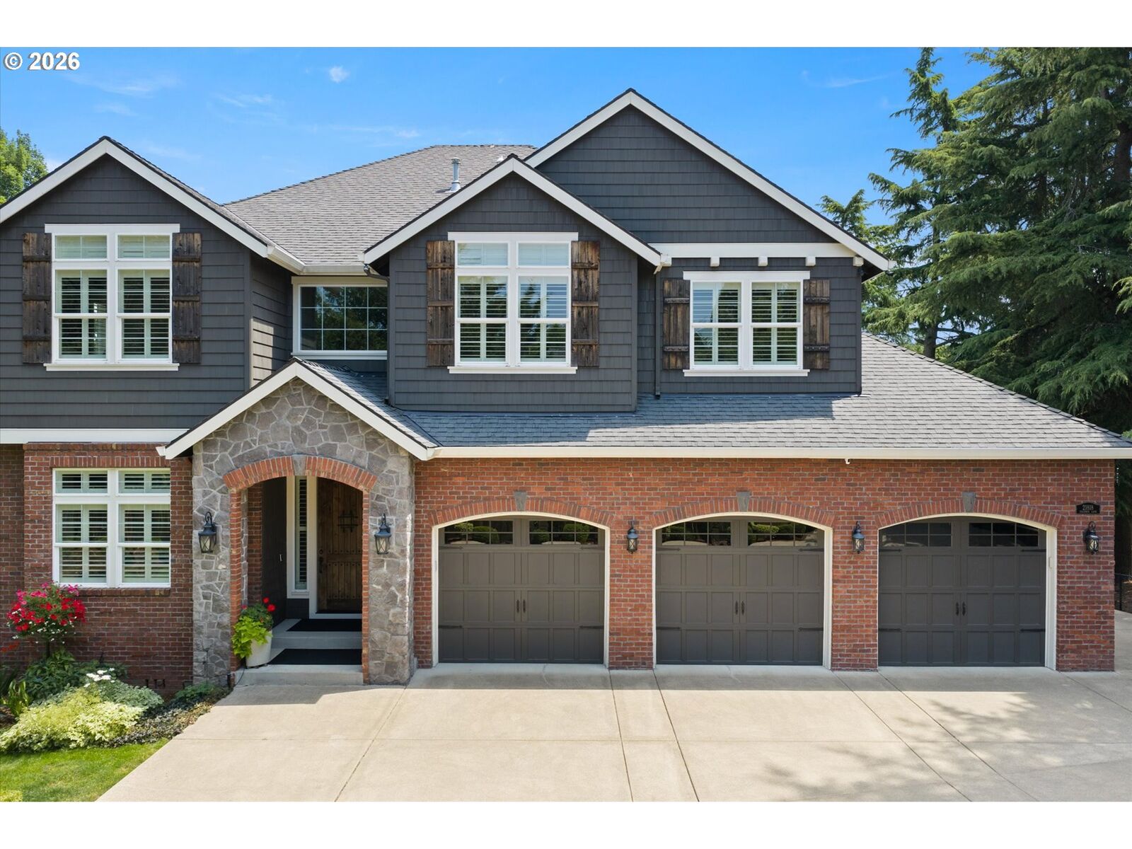 Property Photo: 21818 Shannon Ln OR 97068