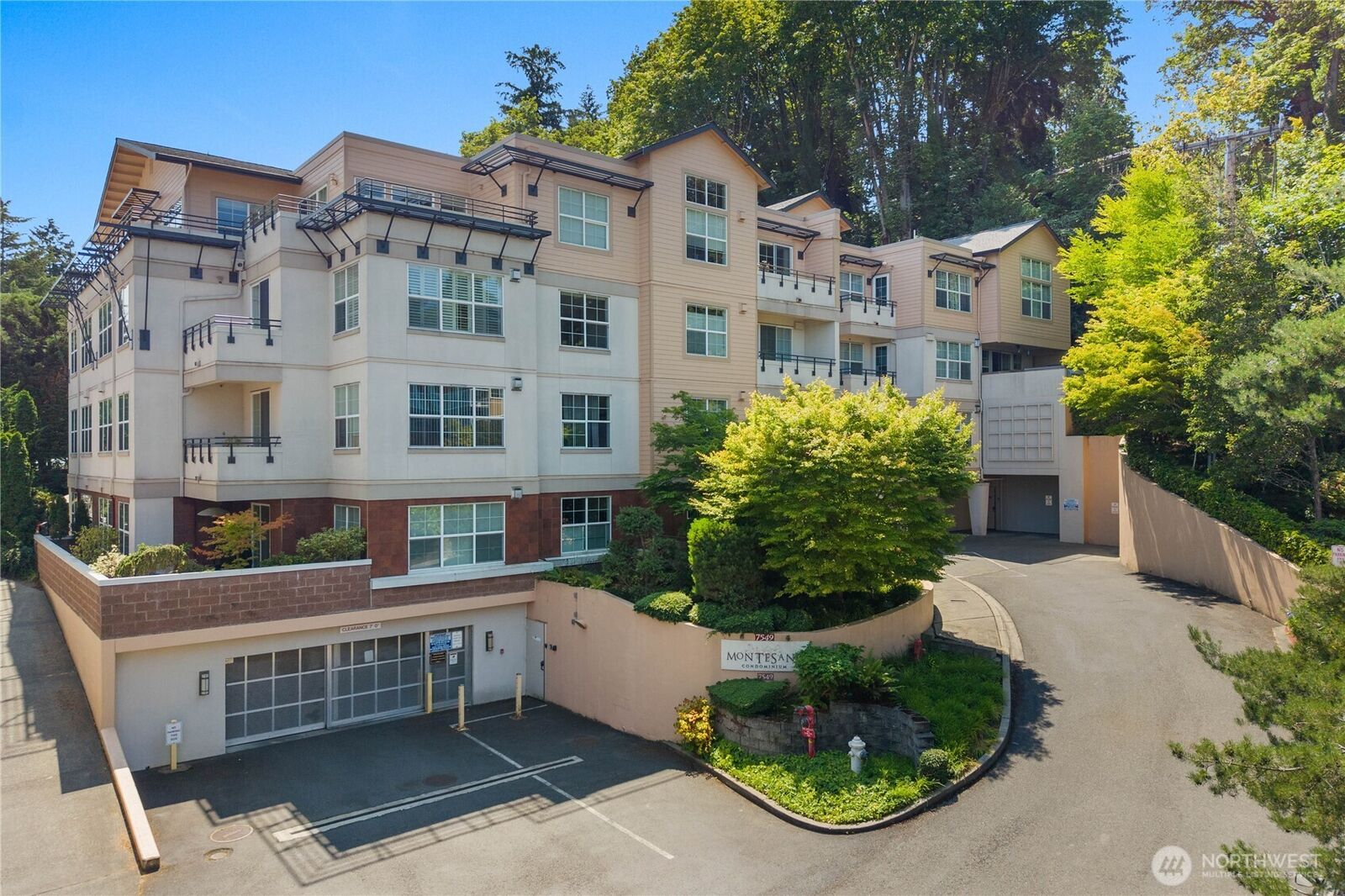 Property Photo: 7549 SE 29th Street 103 WA 98040