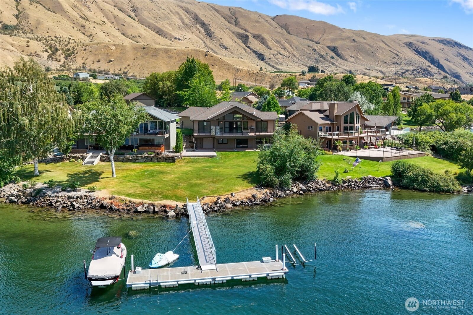 Property Photo: 13 Willwood Drive WA 98802