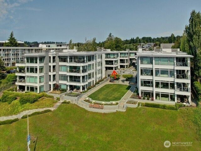 Property Photo: 225 2nd Street S A2 WA 98033