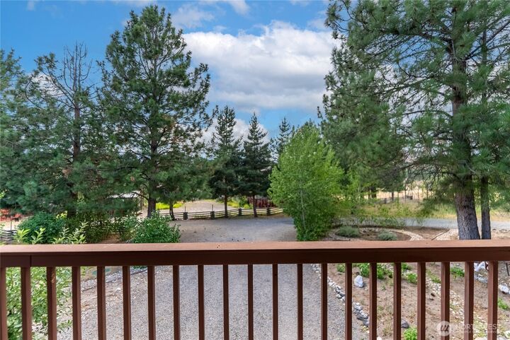 Property Photo: 14 Apple Way N WA 98862