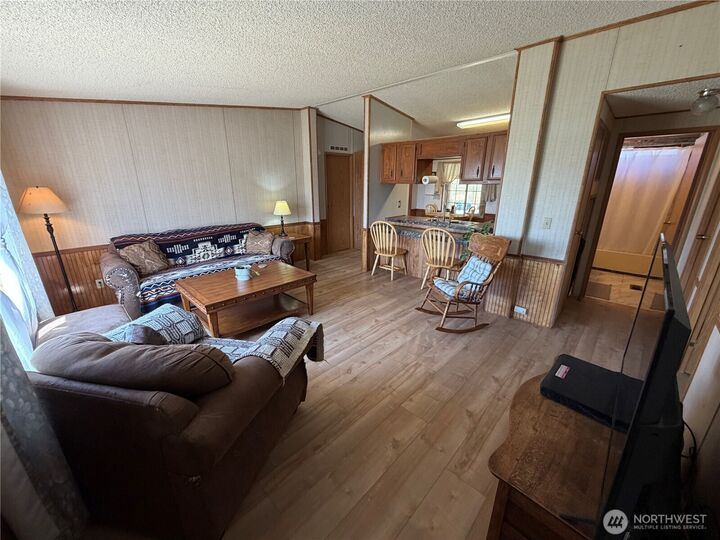 Property Photo:  731  Thomas Road  WA 98926 