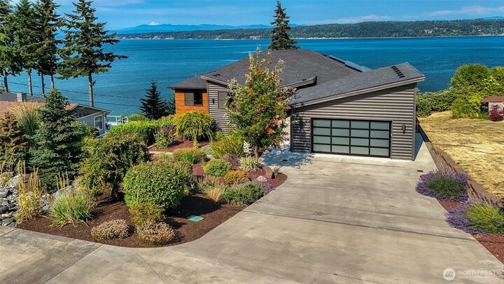 Property Photo:  2885  Newell Road  WA 98282 