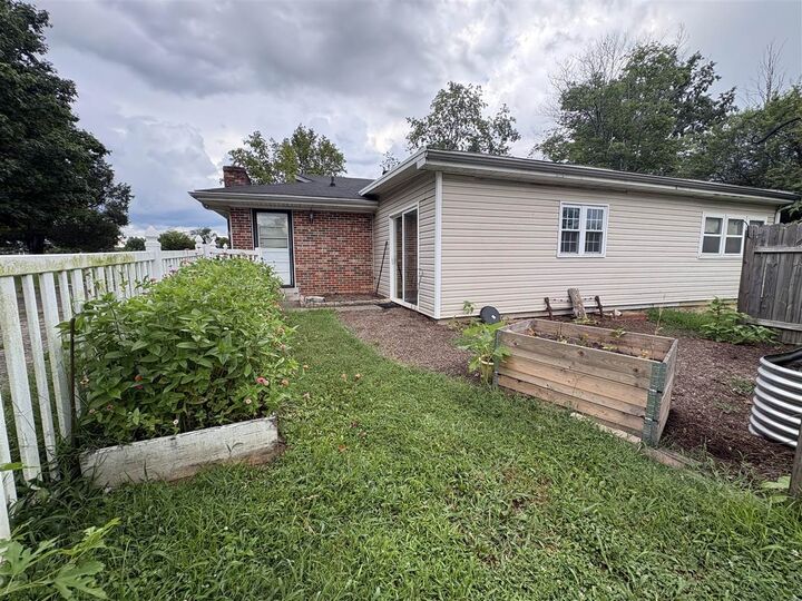 Property Photo: 642 Willoughby Lane KY 42101