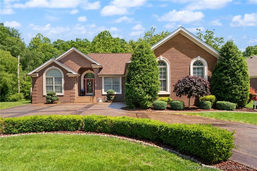 Property Photo: 4304 Loriann Boulevard IN 47150