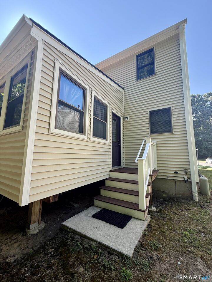Property Photo: 24 Brookside Village 24 CT 06082