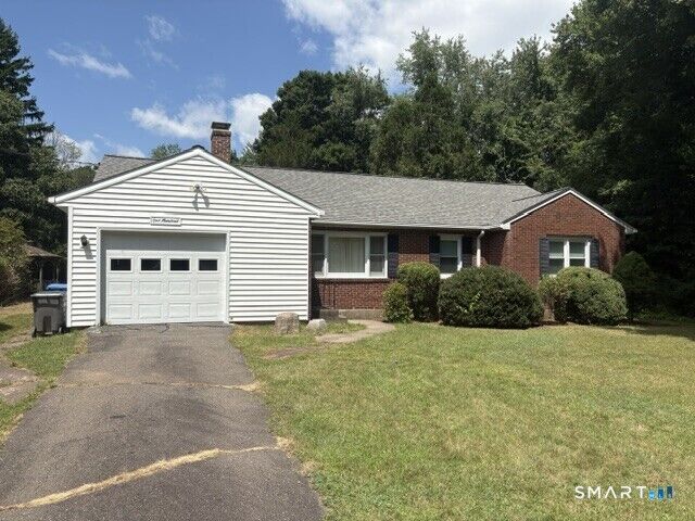 Property Photo:  100 Oak Grove Street  CT 06040 