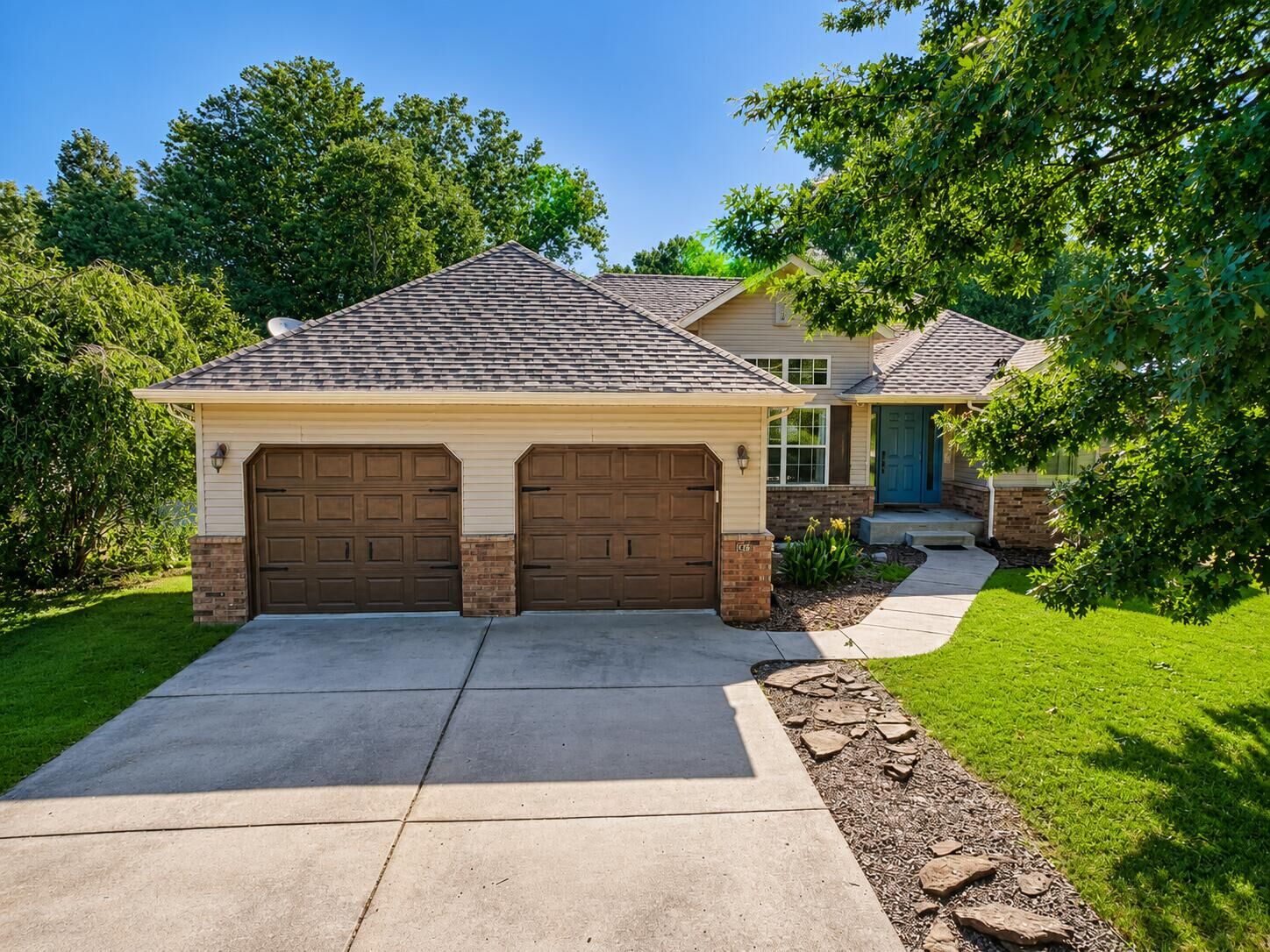 Property Photo:  126 N Julie Drive  MO 65738 