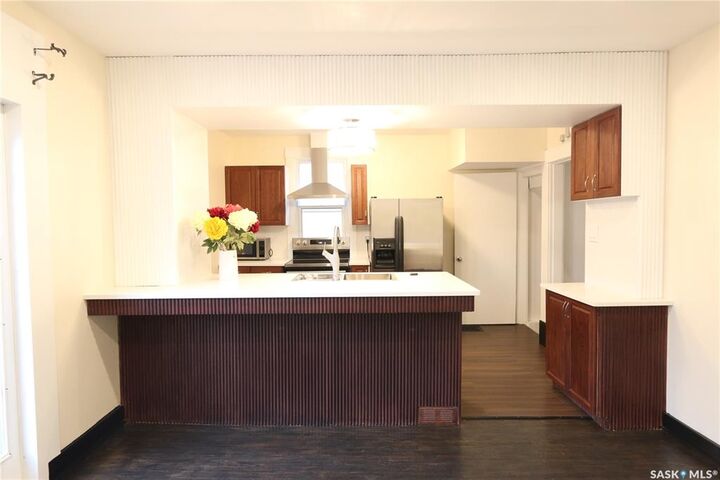 Property Photo: 721 College Avenue SK S4N 0X8