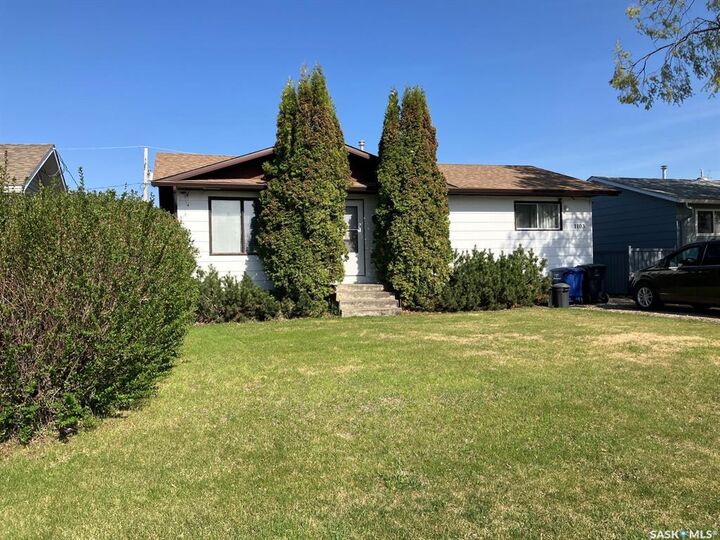 Property Photo: 1103 3rd Street W SK S0E 1E0