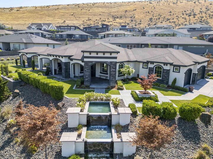 Property Photo:  1412 Meadow Hills Drive  WA 99352 