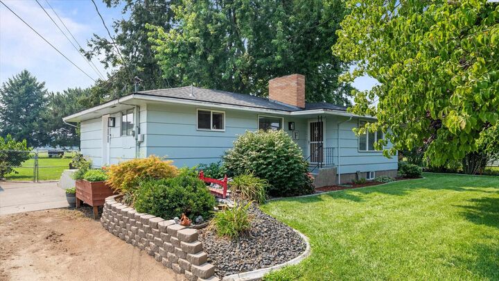 Property Photo:  4019 W 4th Ave  WA 99336 