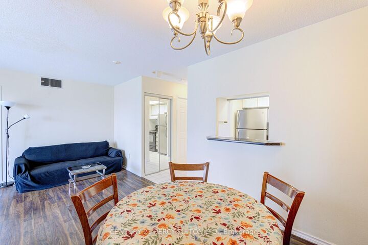 Property Photo: 285 Enfield Place 2006 ON L5B 3Y6