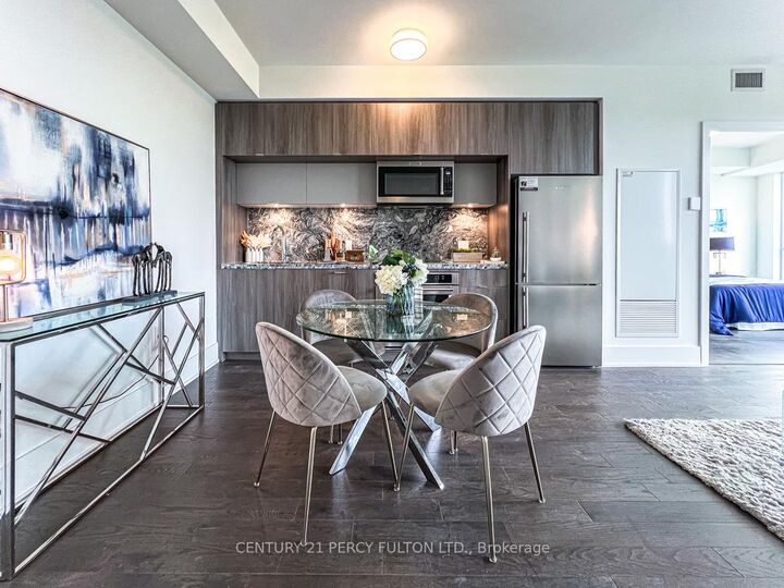Property Photo: 585 Bloor Street E 3415 ON M4W 0B3
