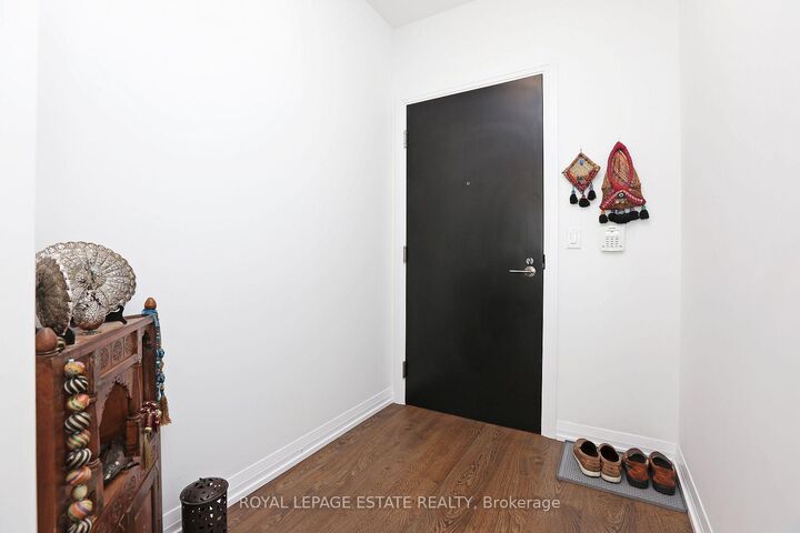 Property Photo: 101 Erskine Avenue 510 ON M4P 1Y5
