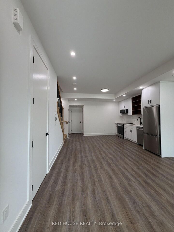Photo de la propriété:  171 Everett Common  ON L2P 0G7 
