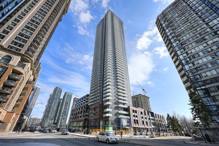 Property Photo: 430 Square One Drive 312 ON L5B 0L6