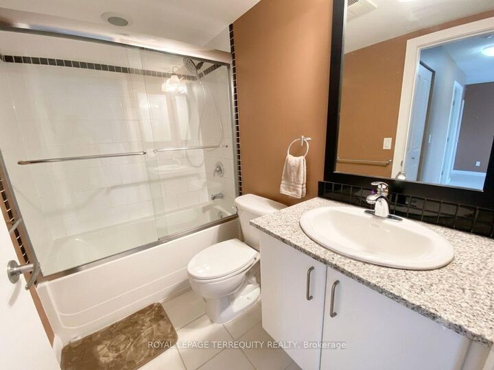 Property Photo:  33 Sheppard Avenue E 1009  ON M2N 7K1 