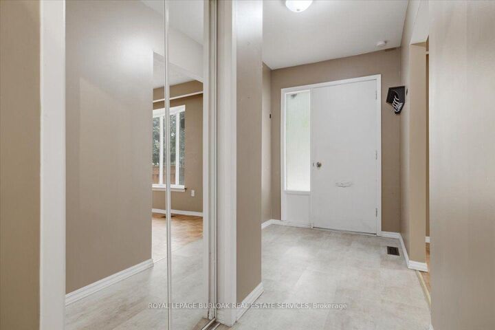 Property Photo: 1262 Aldridge Crescent ON L7M 1H9