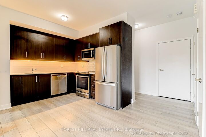 Property Photo: 3472 Widdicombe Way 12 ON L5L 0B8