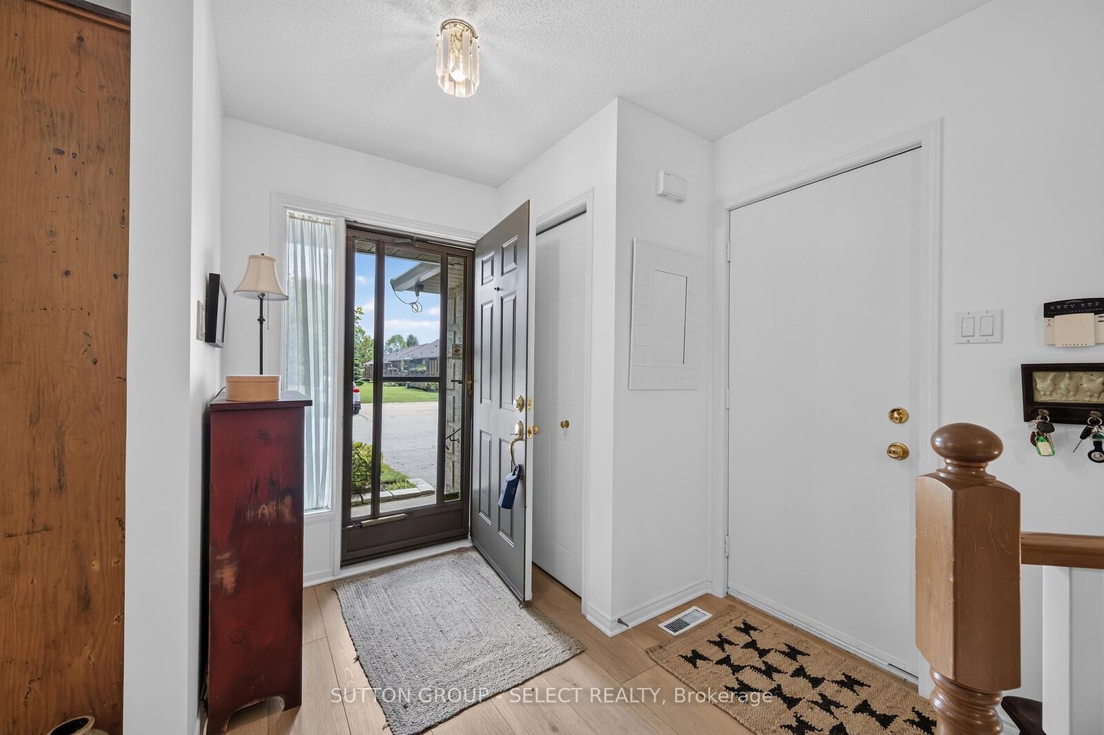 Property Photo: 99 Edgevalley Road 43 ON N5Y 5N1