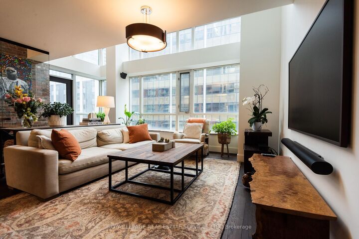 Property Photo: 80 Cumberland Street 709 ON M5R 3V1