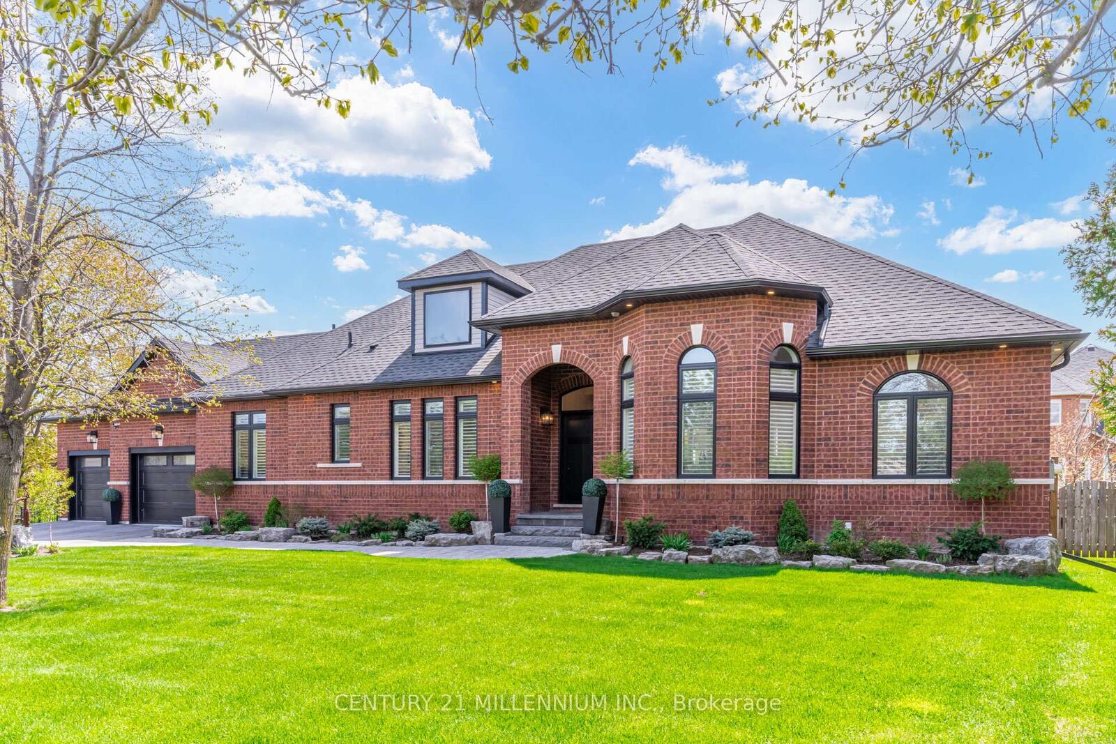 Property Photo: 15 Bimmer Place ON L7A 1J4