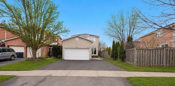 Property Photo:  3118 Shadetree Drive  ON L5N 6P3 