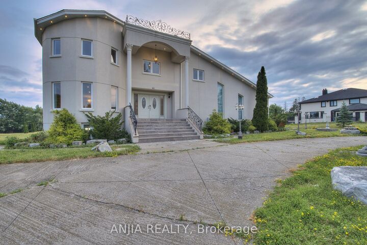 Property Photo: 44 Bellini Avenue ON L6P 0E2