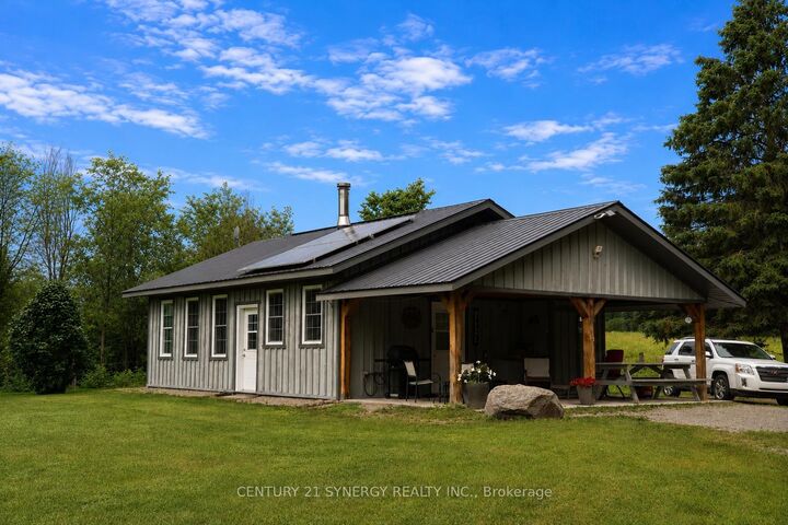Property Photo: 624 Wildlife Road ON K1B 0A9
