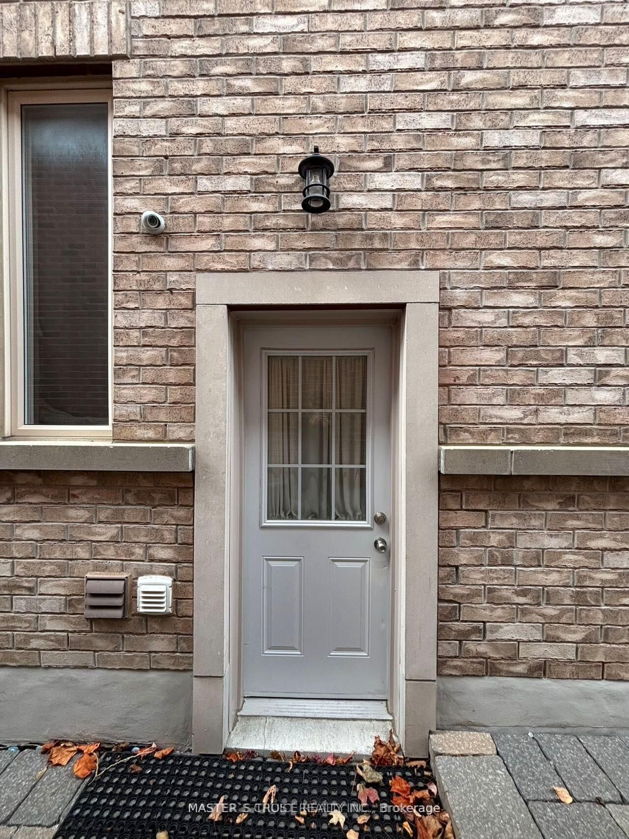 Property Photo: 206 Aspenwood Dr Drive ON L3X 3L1