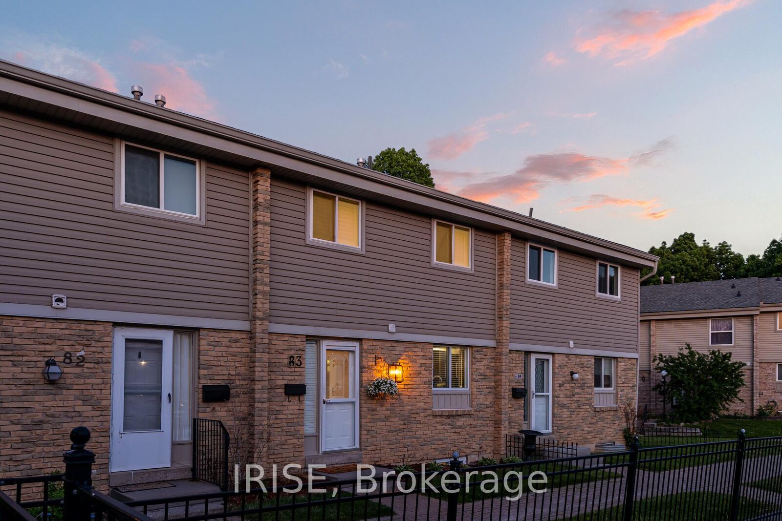 Property Photo:  6699 Falconer Drive 83  ON L5N 2E3 