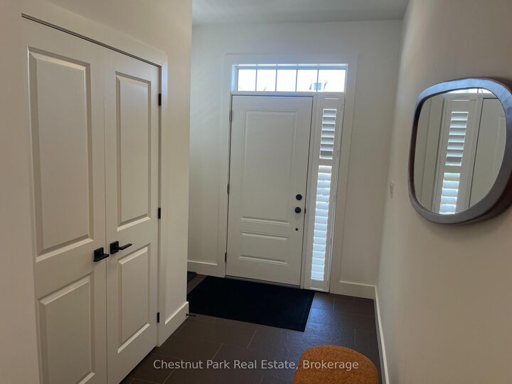Property Photo: 137 White Oak Crescent ON L9Y 5T5