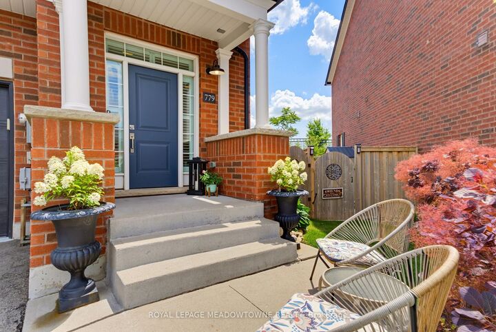 Property Photo: 779 Banks Crescent ON L9T 9A3