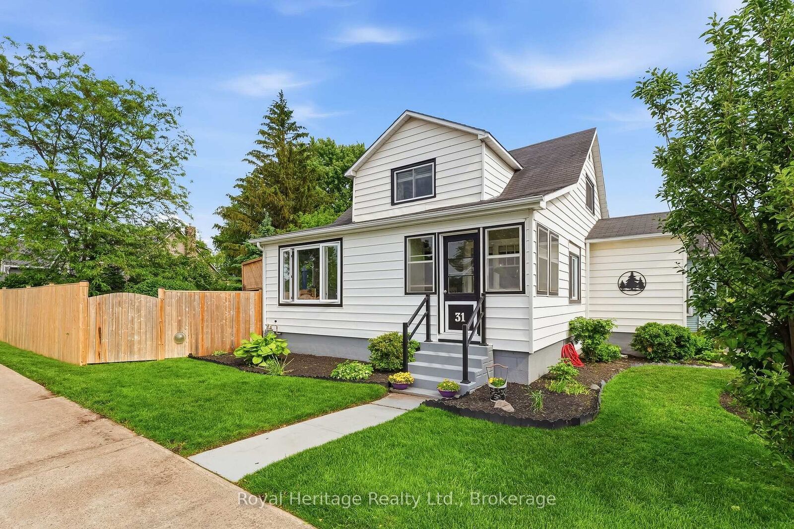 Property Photo: 31 Elizabeth Street ON K0K 1H0