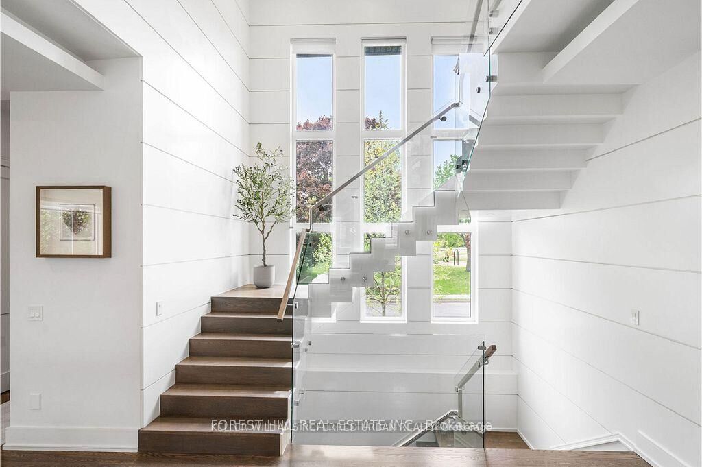 Property Photo: 416 Patricia Avenue ON M2R 2M9