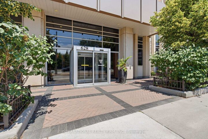 Property Photo: 628 Fleet Street 711 ON M5V 1A8
