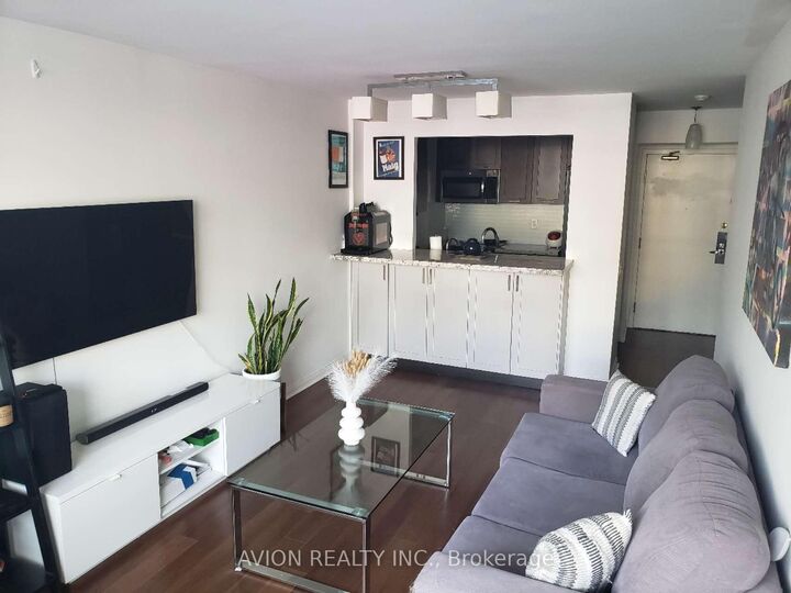 Property Photo: 5 Rosehill Avenue 515 ON M4T 3A6