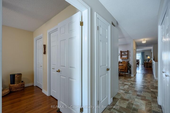 Property Photo: 10 McDonald Court ON N4G 5L8