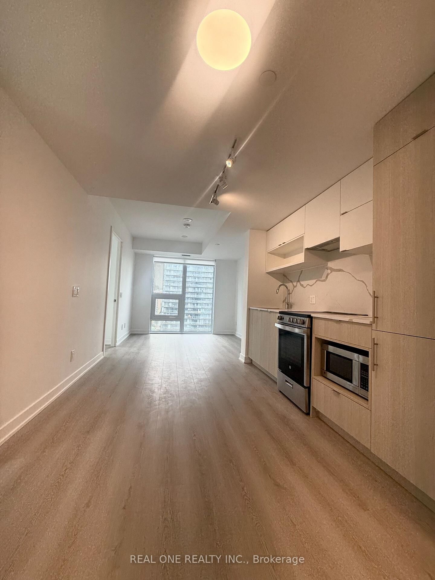 Property Photo: 100 Queen Street E 2015 ON M5C 0B5