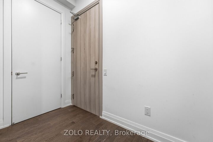 Property Photo: 75 Canterbury Place Ph303 ON M2N 0L2