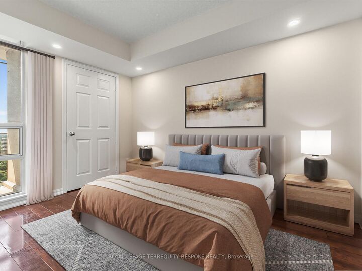 Property Photo:  153 Beecroft Road 2815  ON M2N 7C5 
